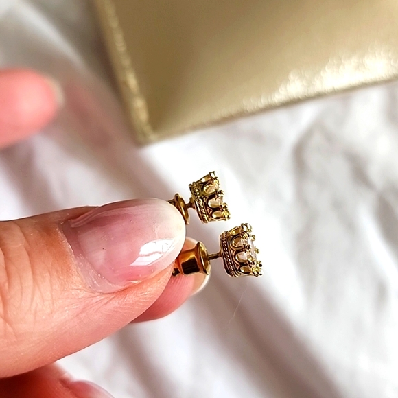 NWT Crown CZ Genevive Faux Gold Earrings - Picture 4 of 5